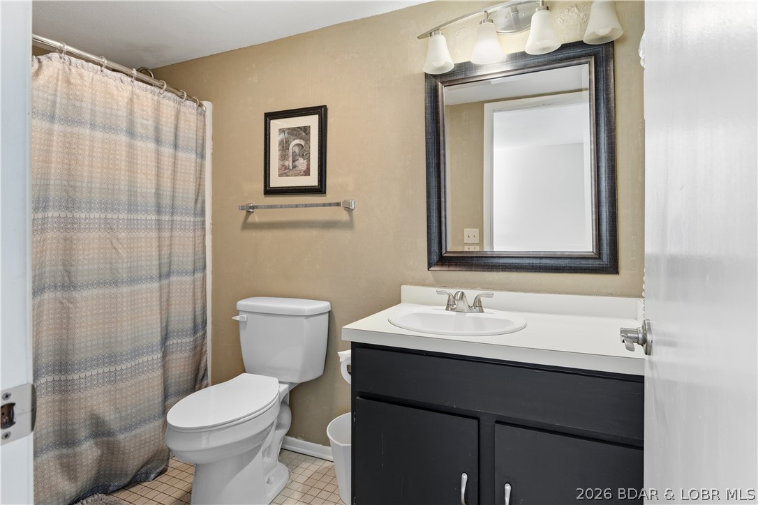 63 Elbow Cay Osage Beach, MO 65065 - Photo 28 of 64 Full ensuite on 3rd bedroom