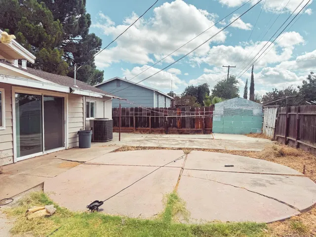 $469,900 | 2373 Olive Street, Dos Palos, CA 93620