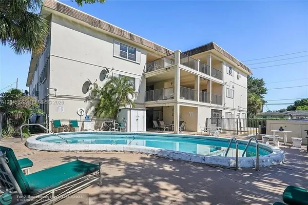 $1,800 | 348 South Federal Highway, Unit 31, Dania Beach, FL 33004