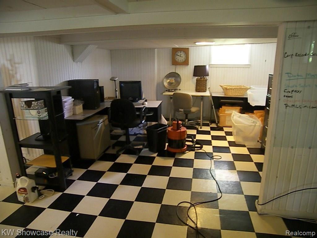 6800 Hatchery Road Waterford, MI 48327 - Photo 36 of 39 100_8464.jpg