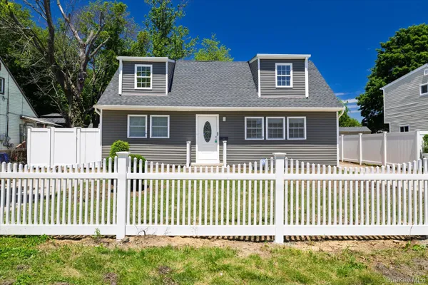 $635,000 | 27 New Avenue, Wyandanch, NY 11798