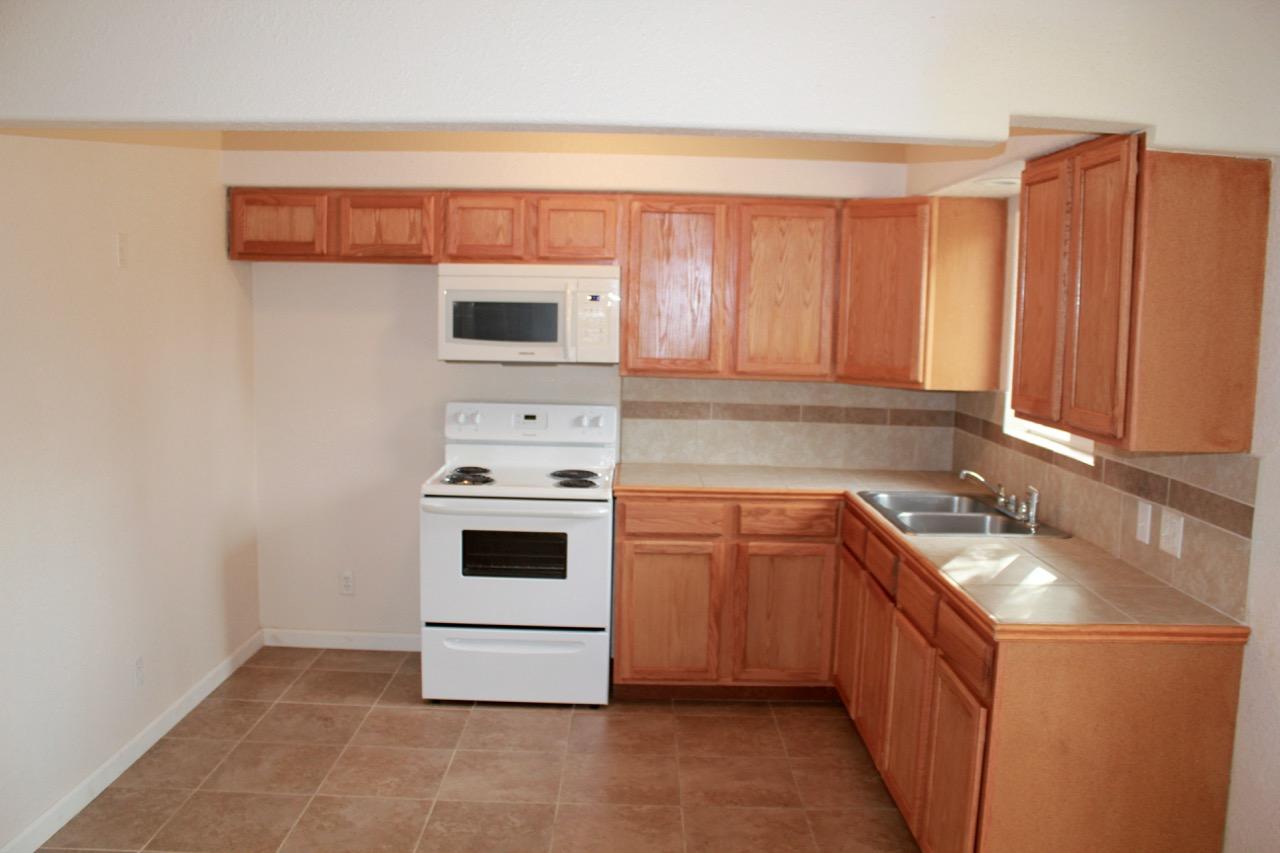 5800 East Bonnyview Road Redding, CA 96001 - Photo 3 of 15 E Bonnyview - 14