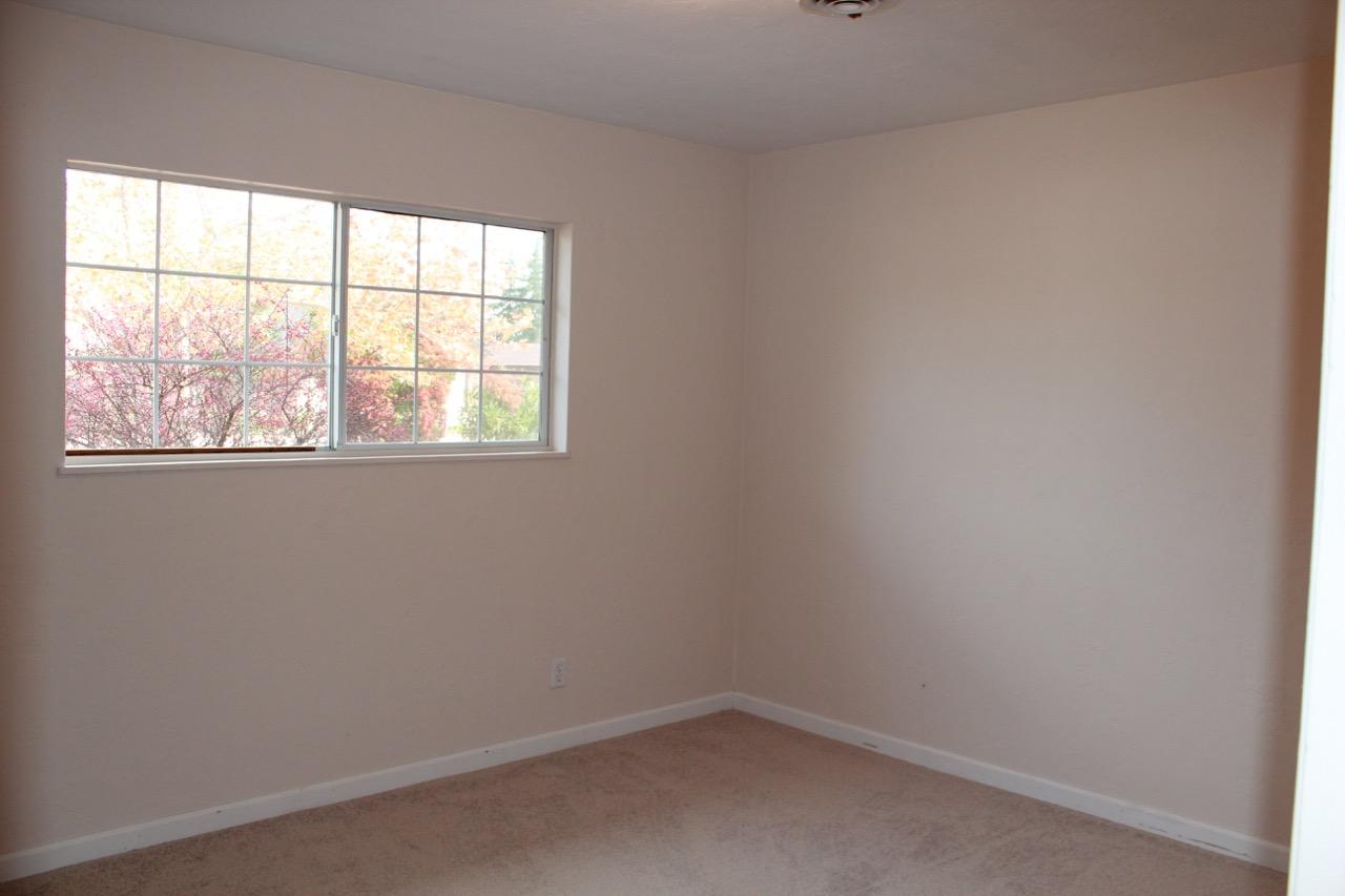 5800 East Bonnyview Road Redding, CA 96001 - Photo 9 of 15 E Bonnyview - 7