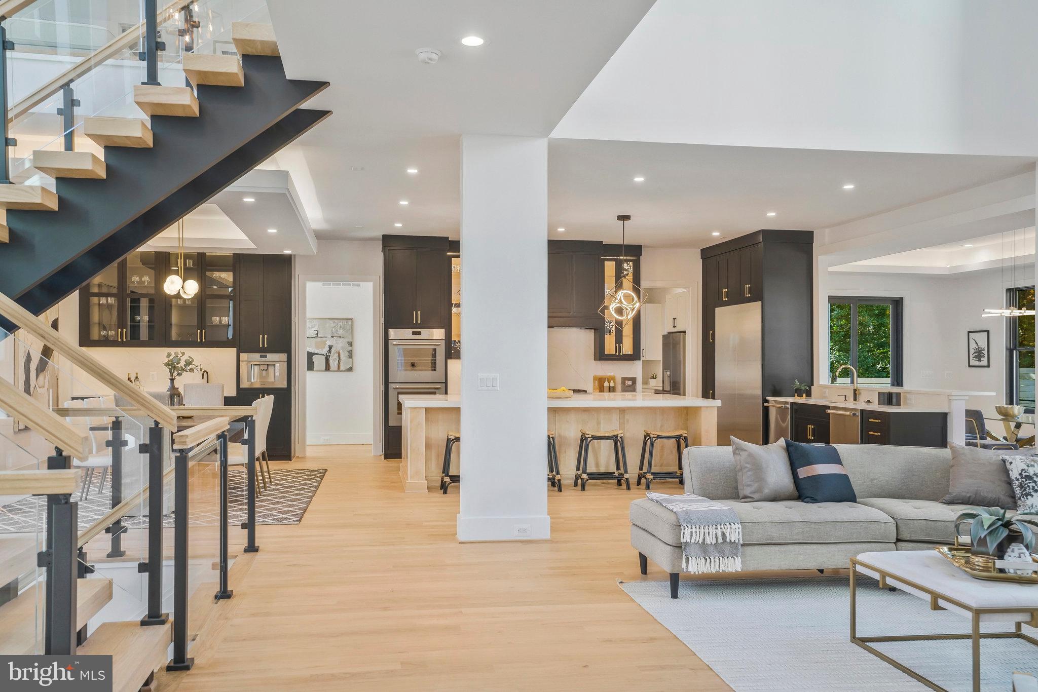 1520 Brookhaven Drive McLean, VA 22101 - Photo 13 of 108 10-ft ceiling at main level
