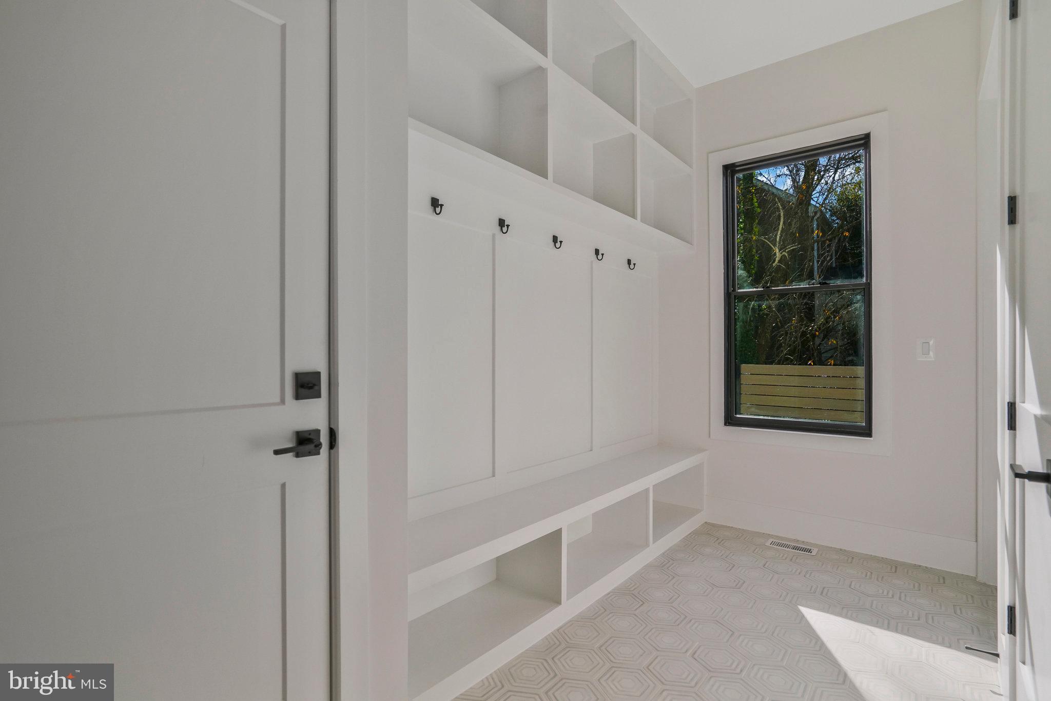 1520 Brookhaven Drive McLean, VA 22101 - Photo 36 of 108 Mudroom
