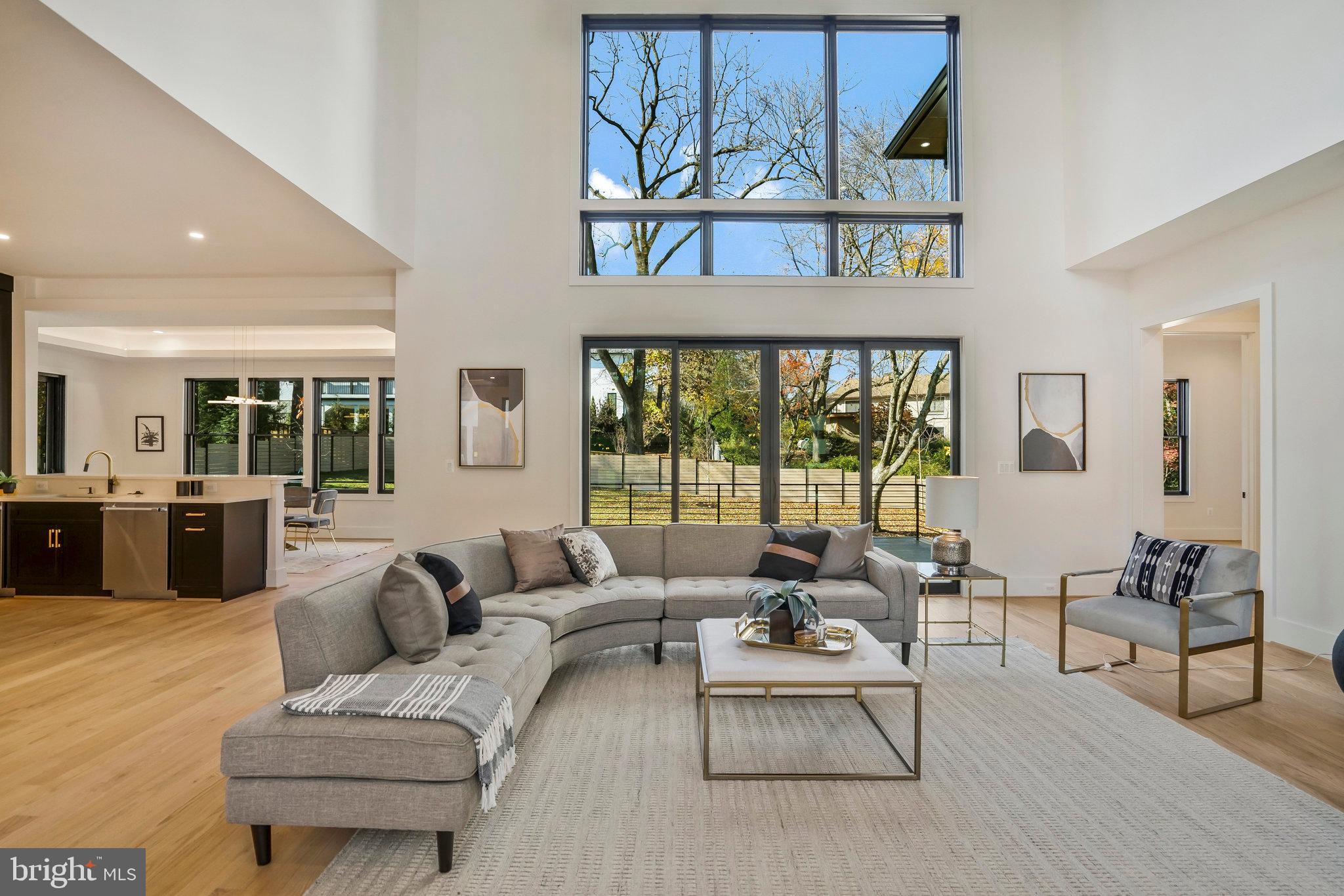 1520 Brookhaven Drive McLean, VA 22101 - Photo 4 of 108 Spacious family room