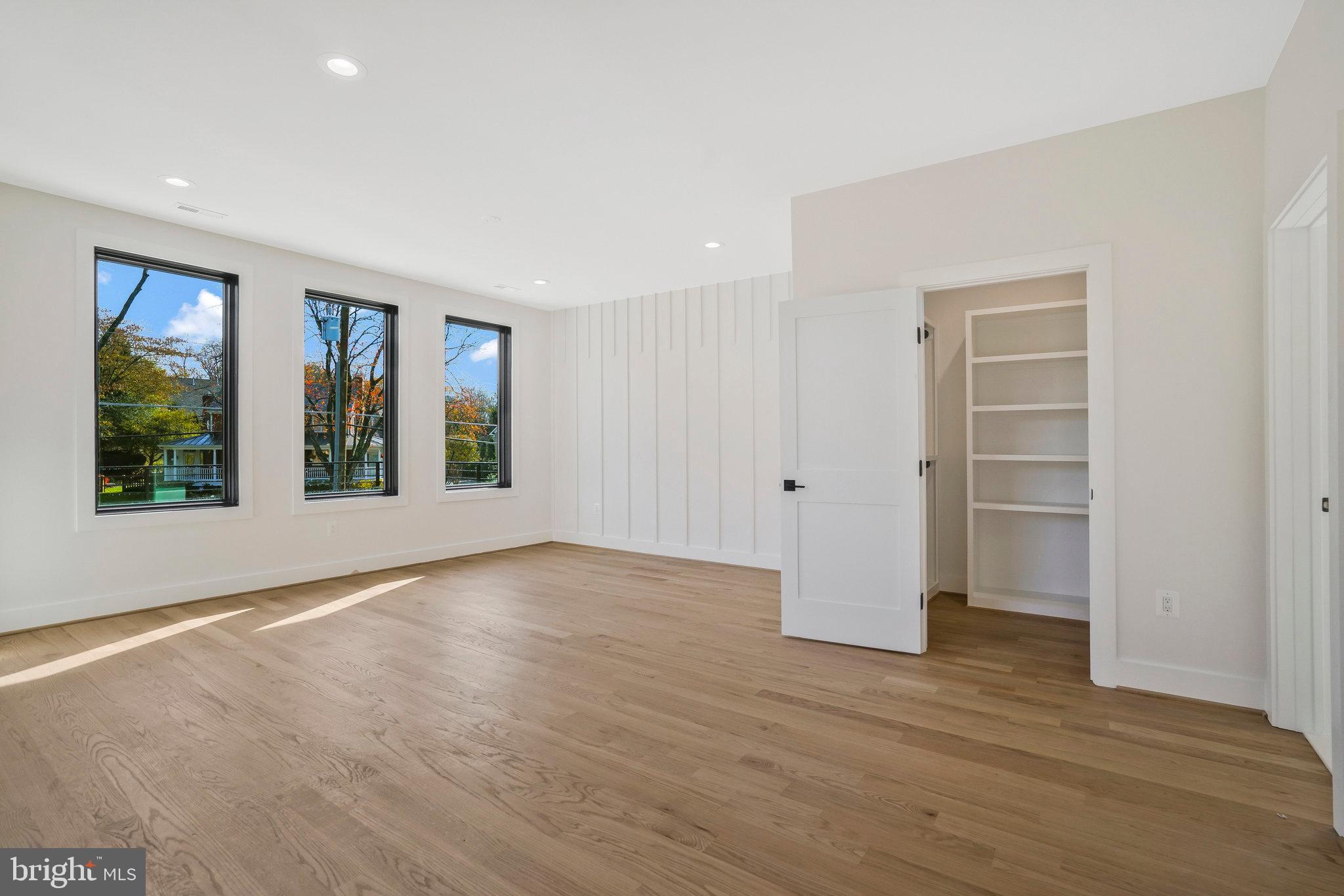 1520 Brookhaven Drive McLean, VA 22101 - Photo 62 of 108 Second level bedroom with full bath