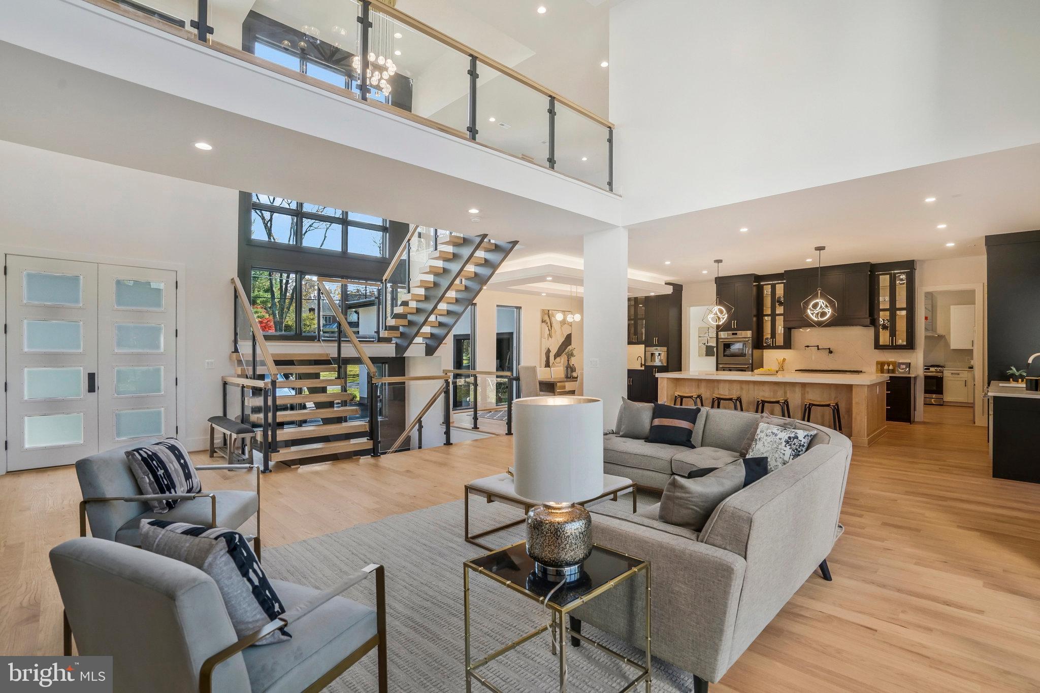 1520 Brookhaven Drive McLean, VA 22101 - Photo 6 of 108 Spacious family room