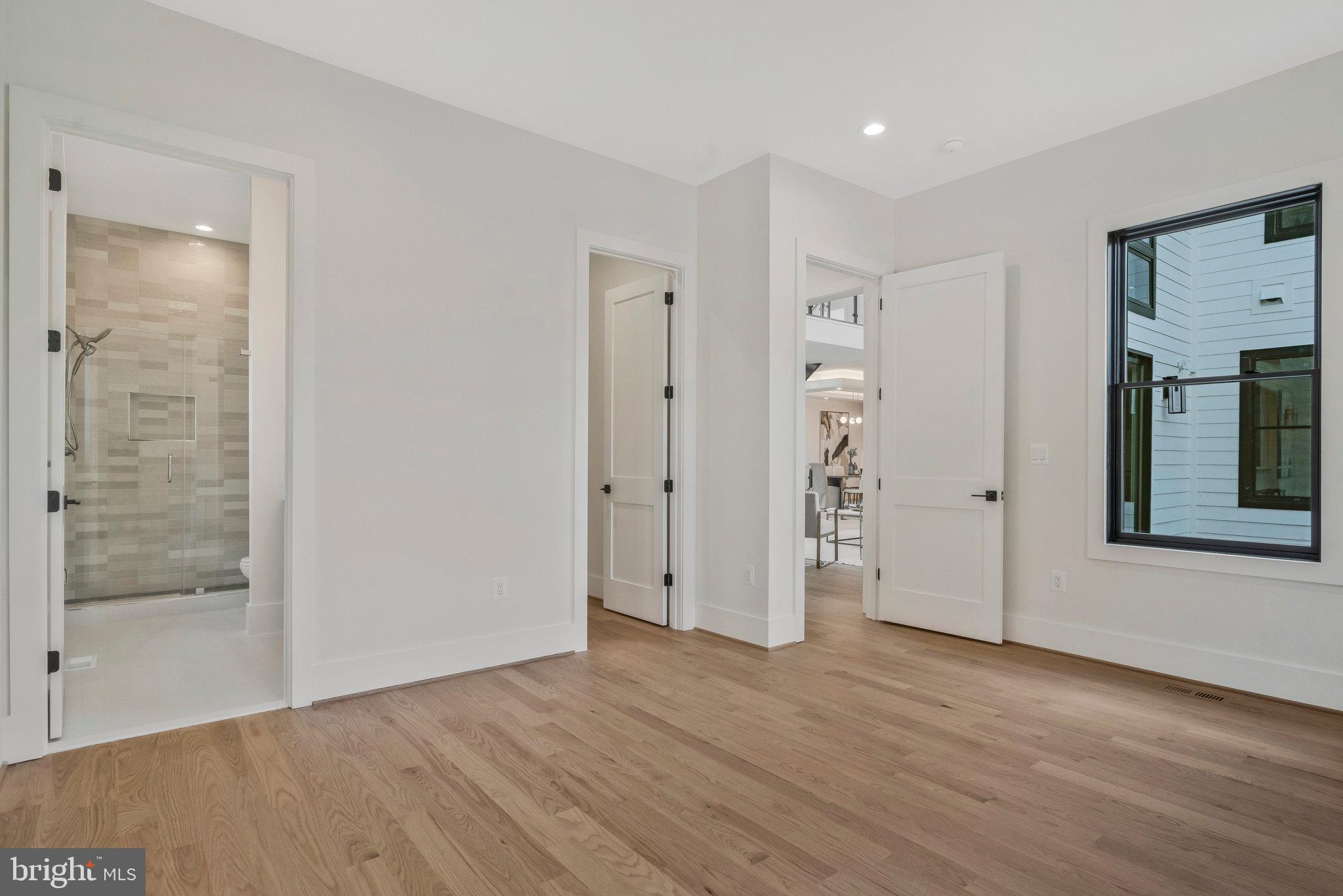 1520 Brookhaven Drive McLean, VA 22101 - Photo 75 of 108 First level bedroom with full bath