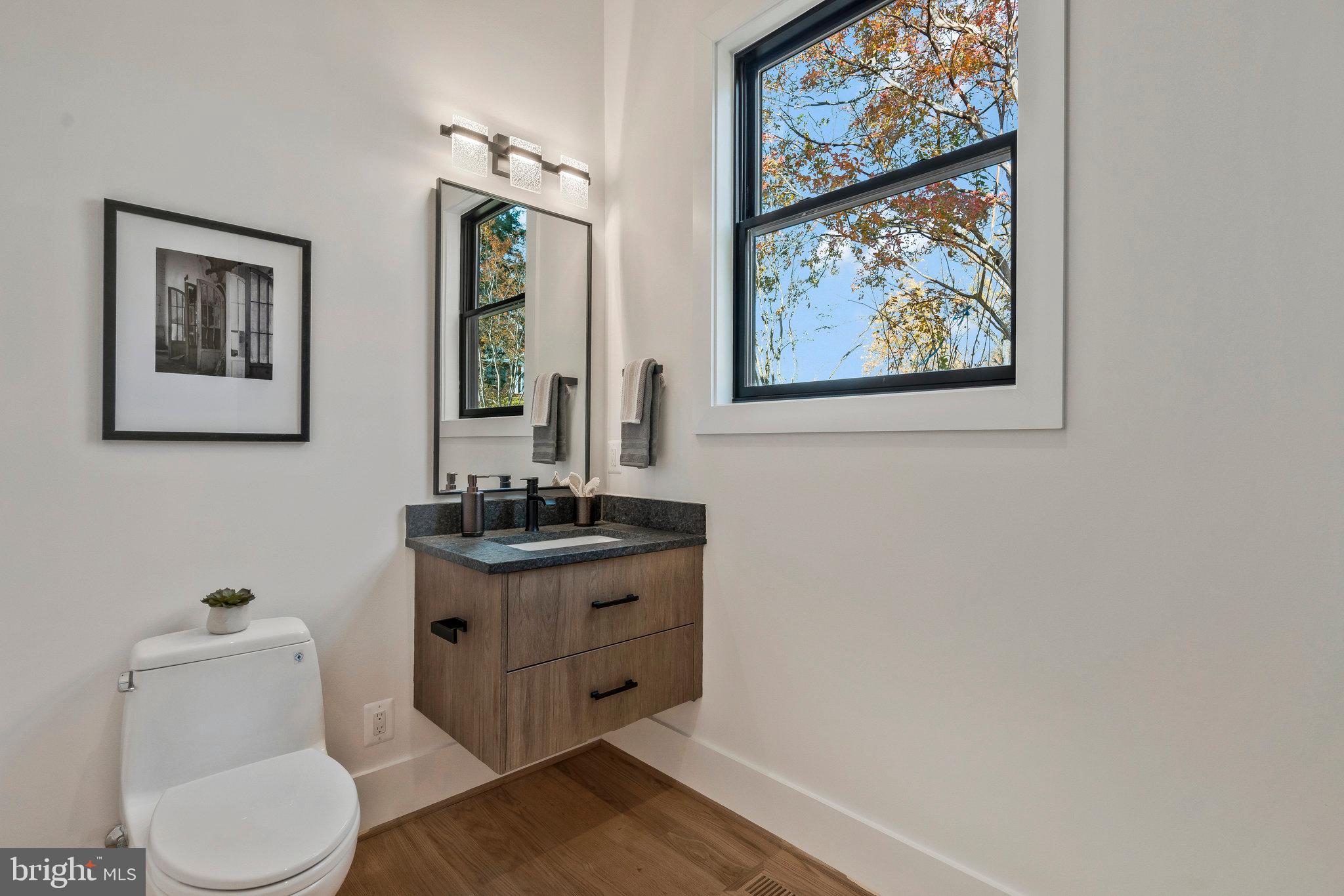 1520 Brookhaven Drive McLean, VA 22101 - Photo 78 of 108 First level bedroom with full bath