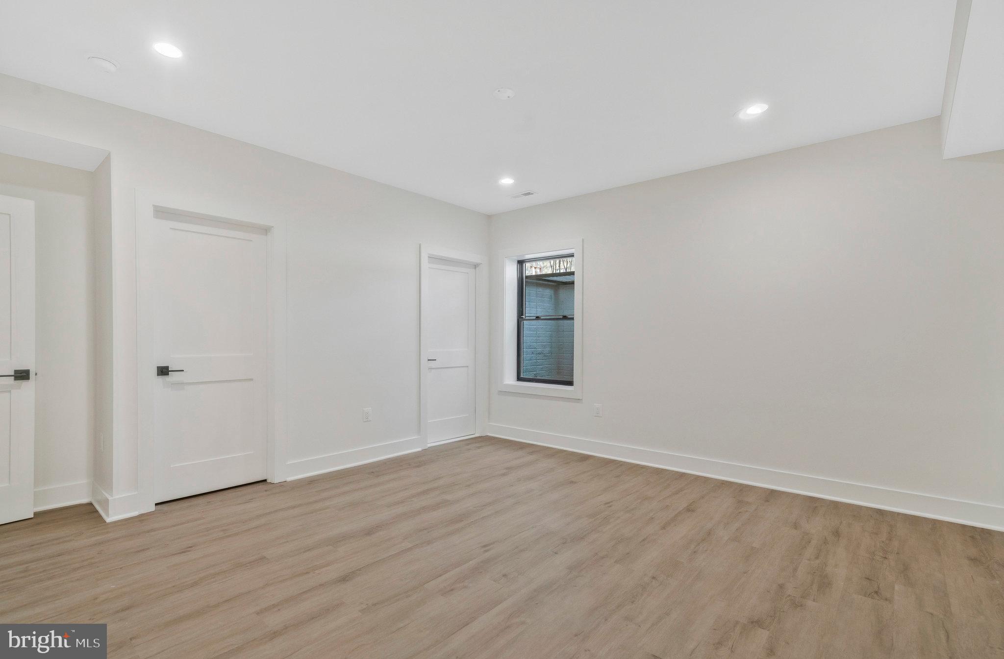 1520 Brookhaven Drive McLean, VA 22101 - Photo 91 of 108 Basement bedroom with full bath