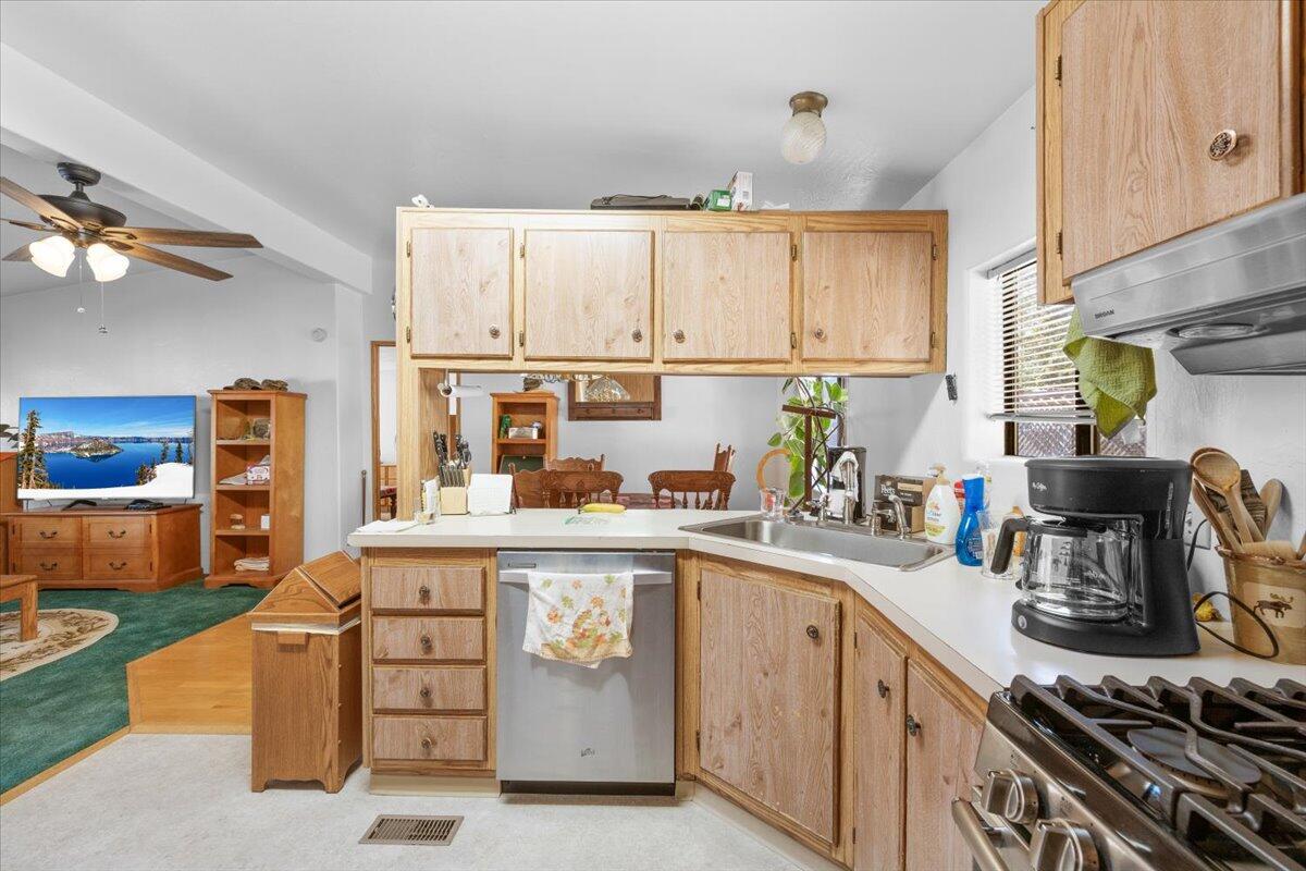11615 Michael Road White City, OR 97503 - Photo 10 of 30 08-CI_5261