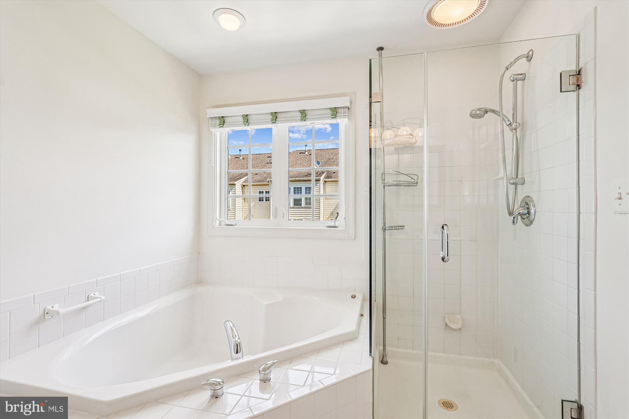 142 Swanton Lane Gaithersburg, MD 20878 - Photo 33 of 68 Primary Bath