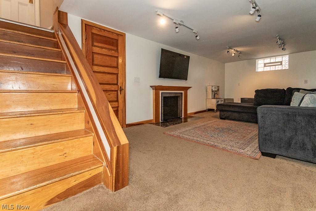 1056 Pennfield Road Cleveland, OH 44121 - Photo 32 of 39 Gallery Image 32