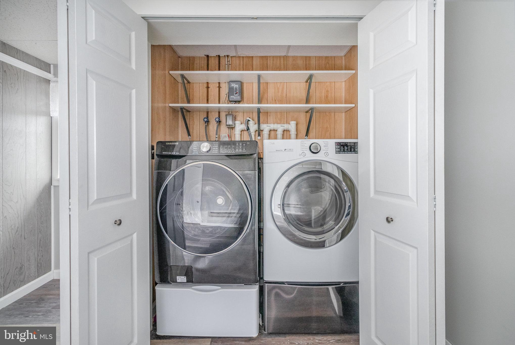 15 Penn Circle Hanover, PA 17331 - Photo 23 of 32 a utility room with dryer and washer