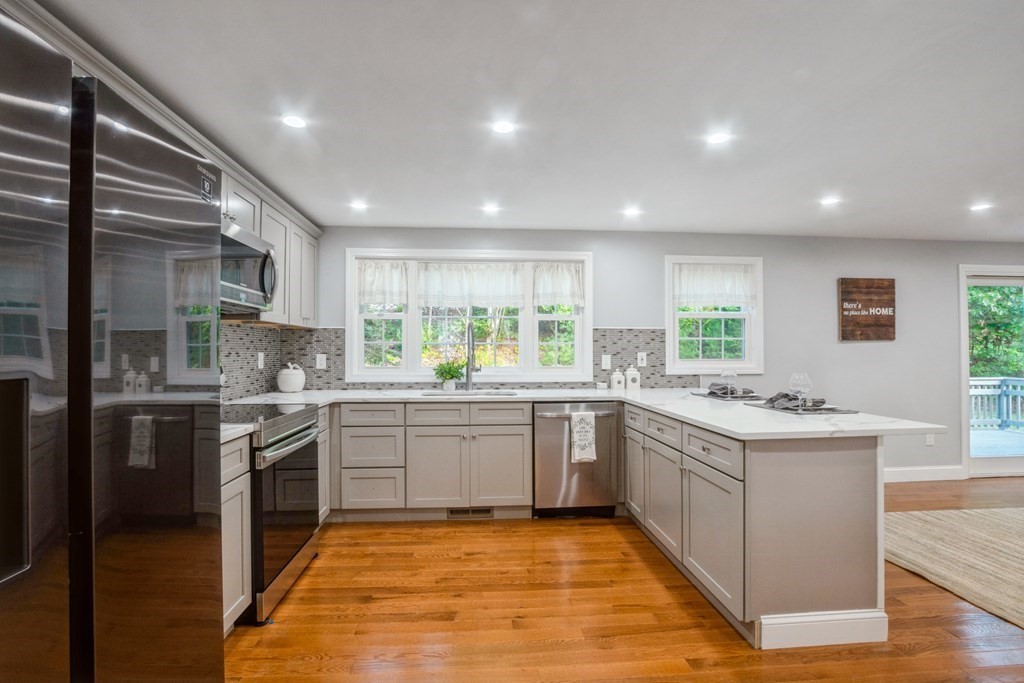 17 Douglas Road Webster, MA 01570 - Photo 12 of 25