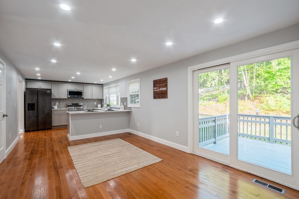 17 Douglas Road Webster, MA 01570 - Photo 15 of 25
