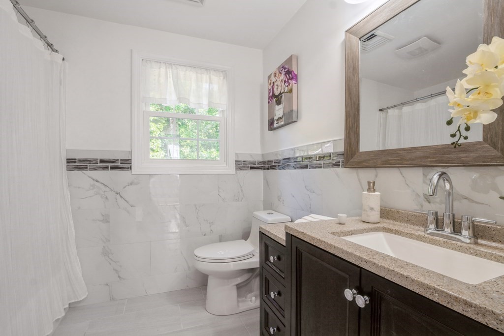 17 Douglas Road Webster, MA 01570 - Photo 19 of 25