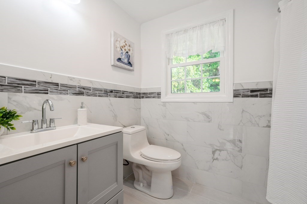 17 Douglas Road Webster, MA 01570 - Photo 22 of 25