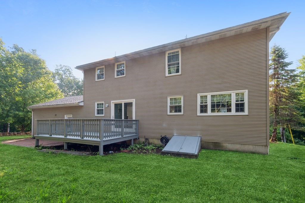 17 Douglas Road Webster, MA 01570 - Photo 6 of 25