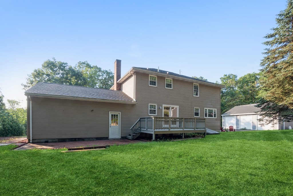 17 Douglas Road Webster, MA 01570 - Photo 7 of 25