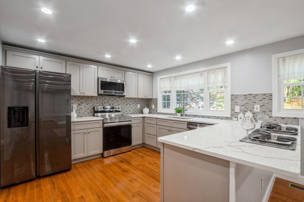 17 Douglas Road Webster, MA 01570 - Photo 10 of 25