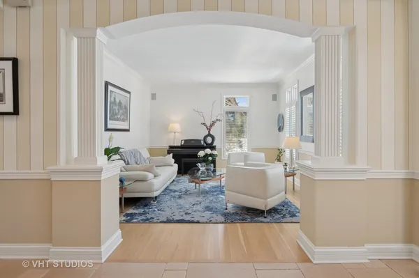 $1,900,000 | 860 Gage Lane, Lake Forest, IL 60045