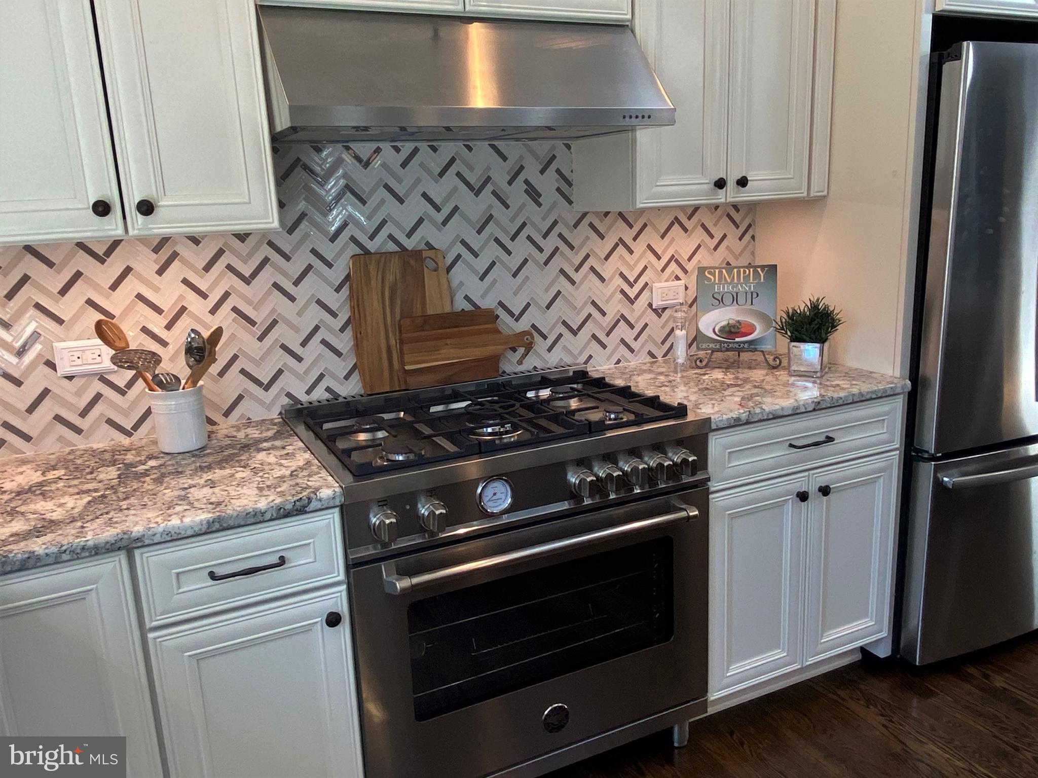 35 Dunminning Road Newtown Square, PA 19073 - Photo 13 of 37 Brand new appliances inclusding 5 burner range