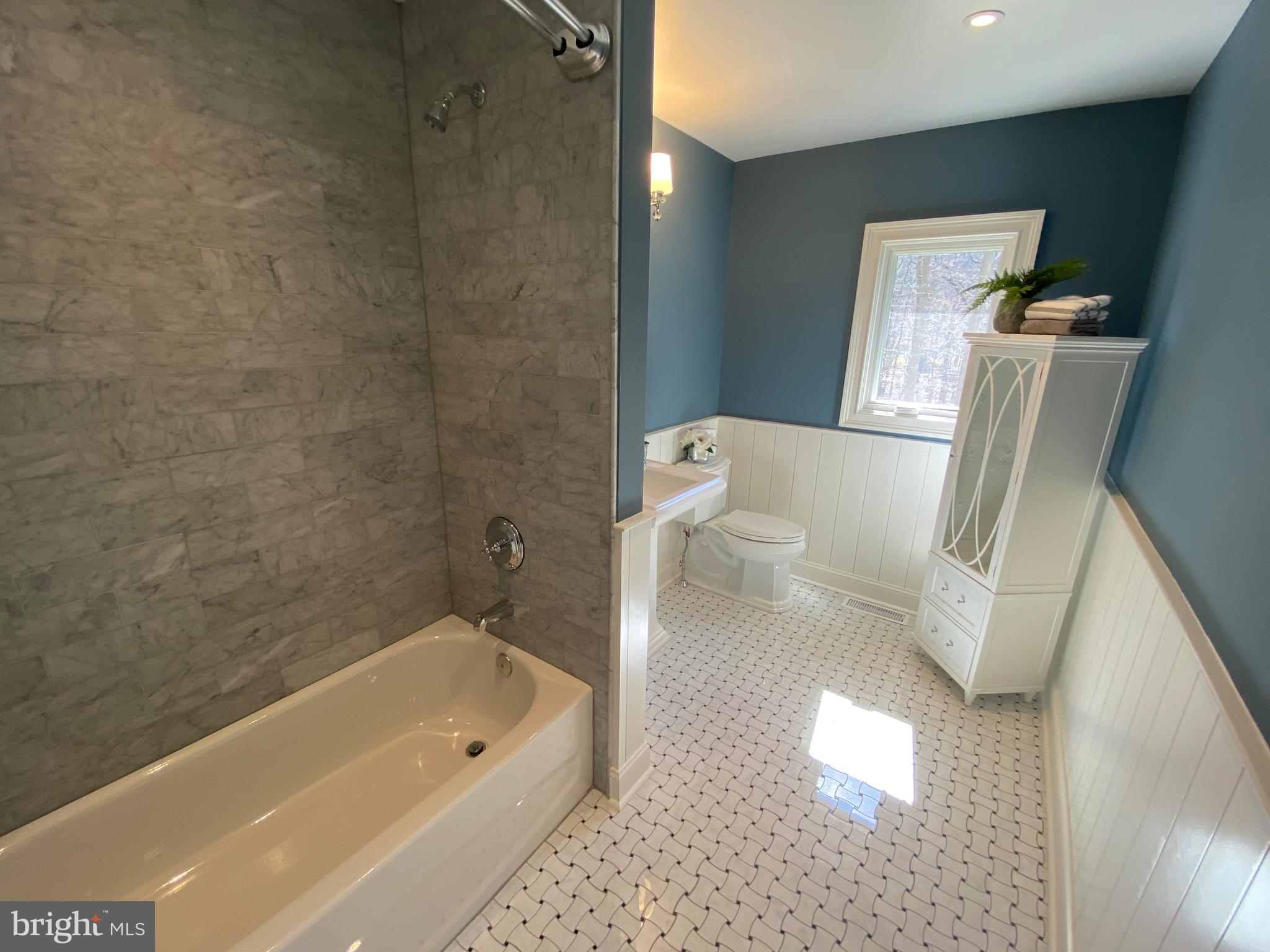 35 Dunminning Road Newtown Square, PA 19073 - Photo 32 of 37 Hall Bath with soaking tub