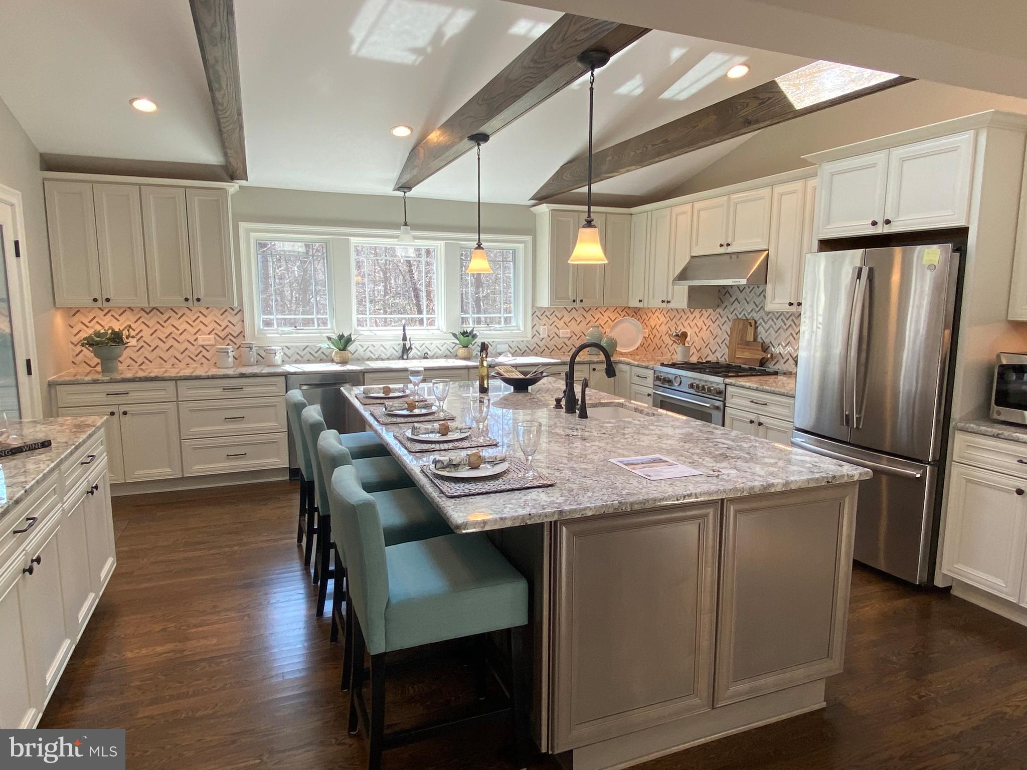 35 Dunminning Road Newtown Square, PA 19073 - Photo 9 of 37 Island seating for at lest 4 people