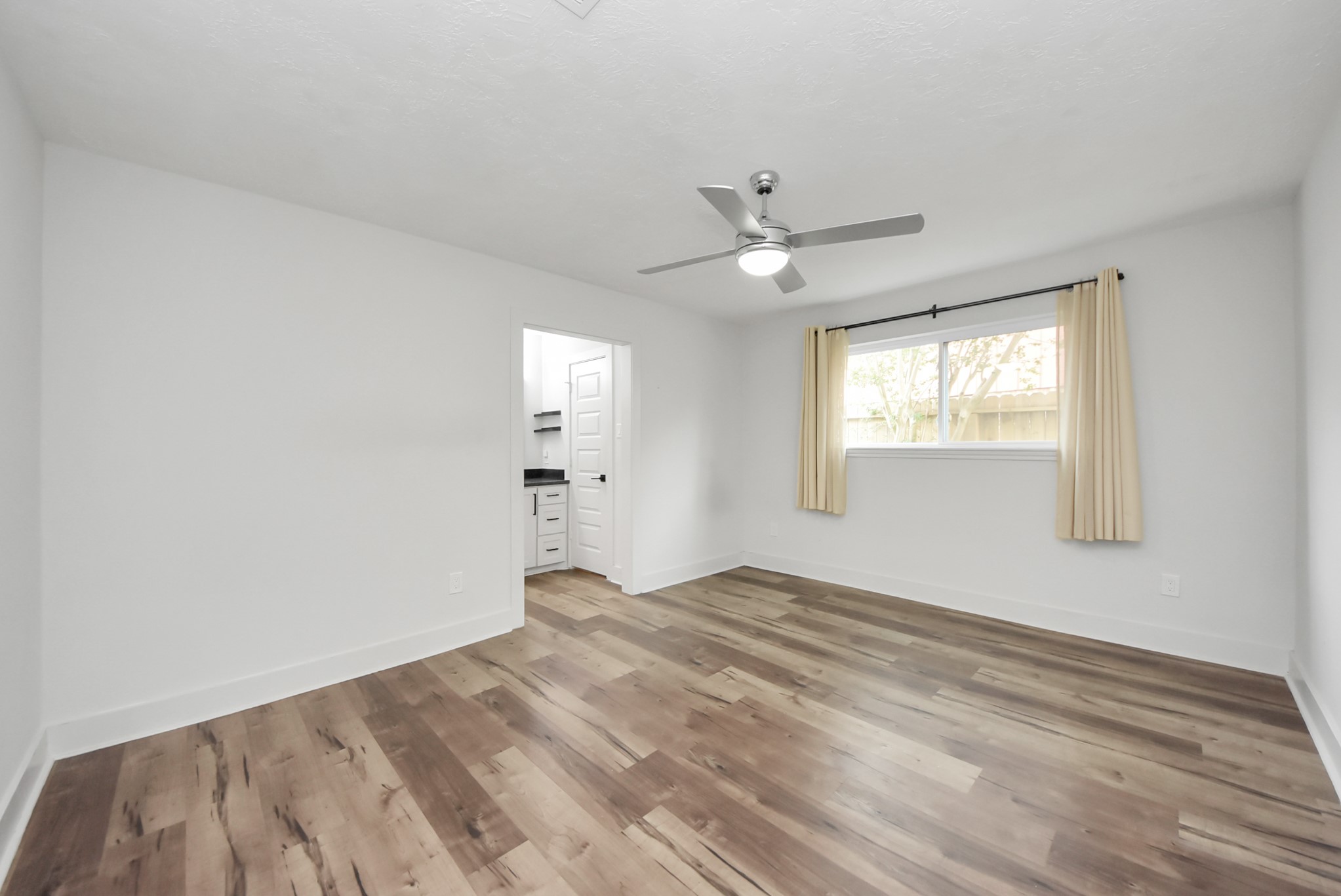9731 Clanton Street Houston, TX 77080 - Photo 19 of 41 Primary Bedroom