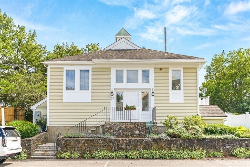 112 Abington Road, Unit 112 Danvers, MA 01923 - Photo 31 of 38 a front view of a house