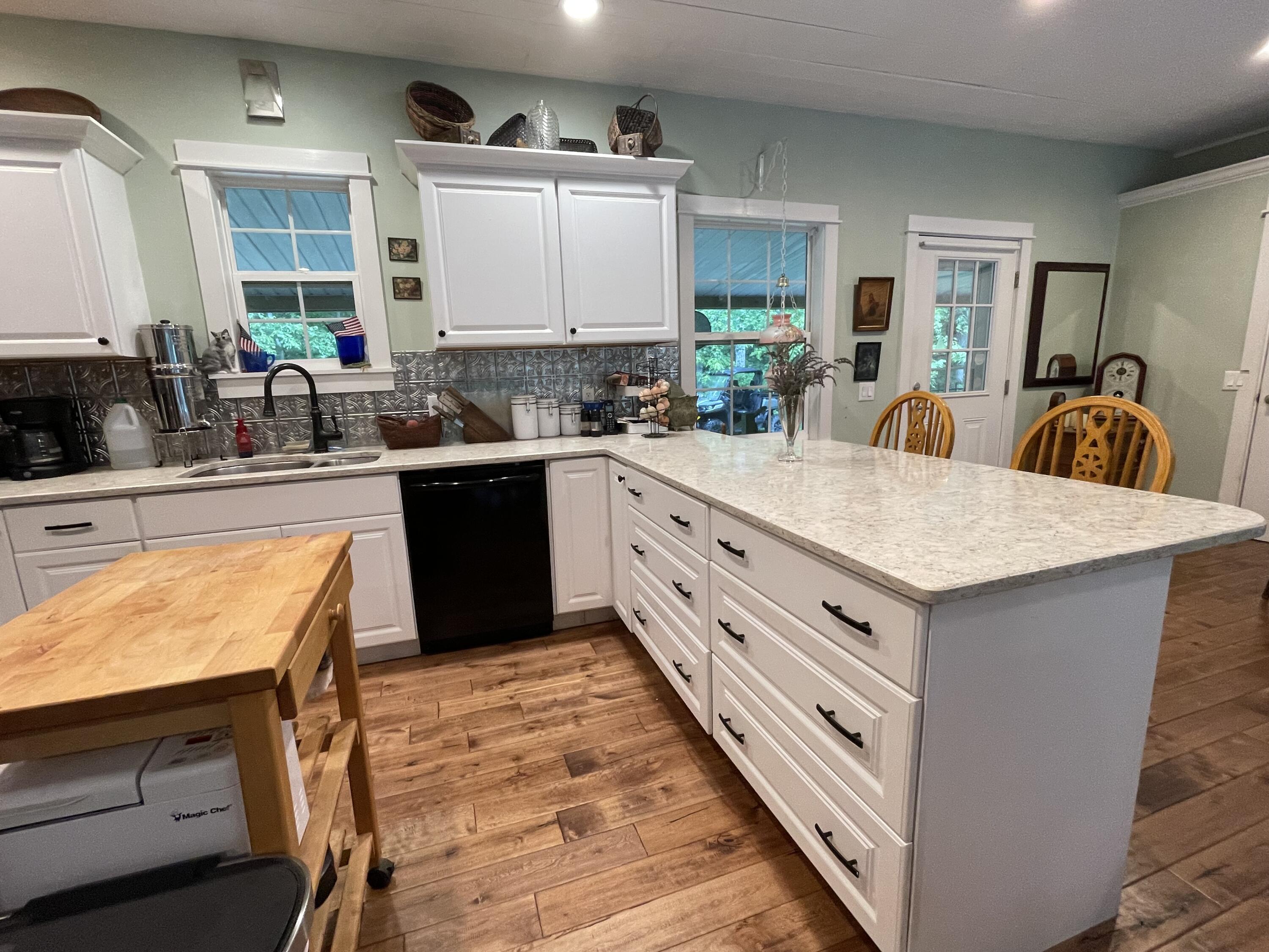 407 Cedar Road Pikeville, TN 37367 - Photo 5 of 40 IMG_6354