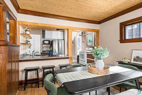 $749,900 | 5162 London Road, Duluth, MN 55804