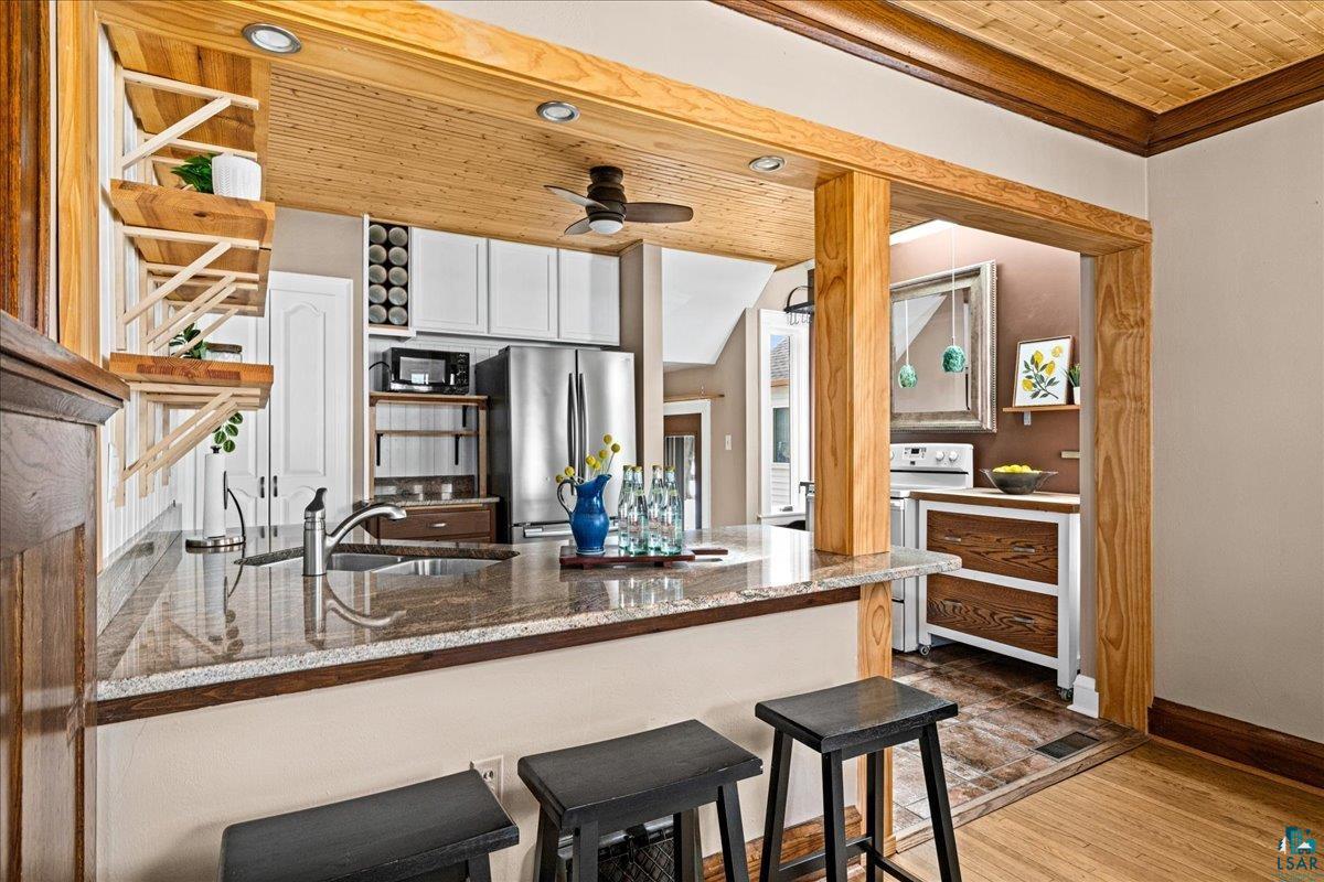 5162 London Road Duluth, MN 55804 - Photo 16 of 60