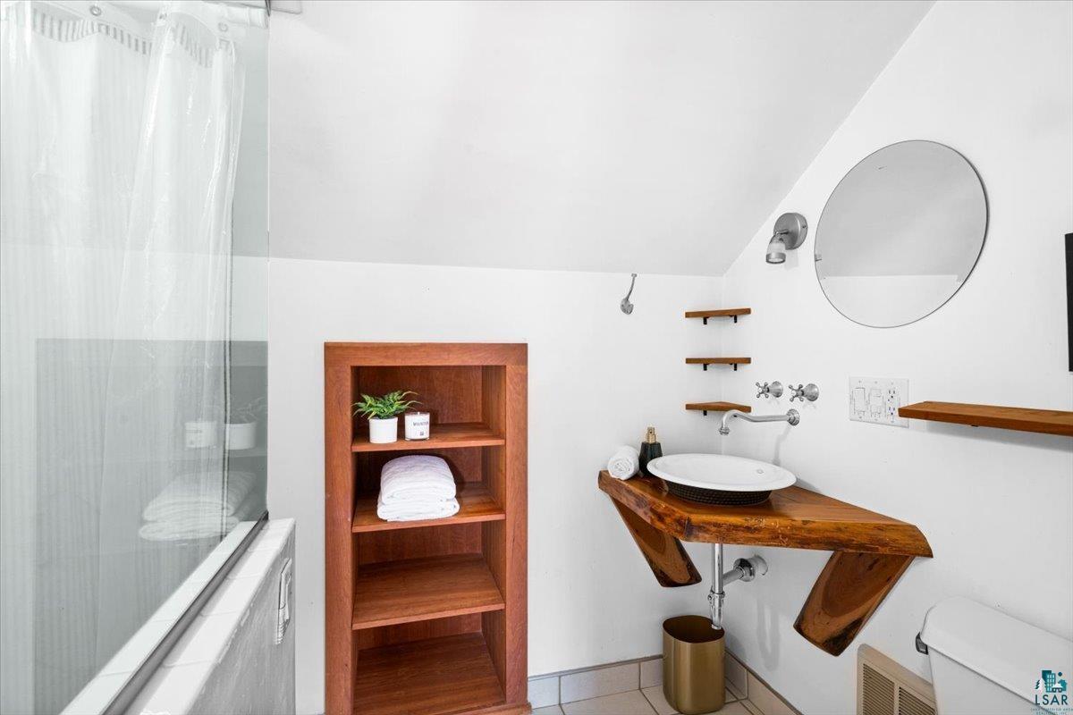 5162 London Road Duluth, MN 55804 - Photo 32 of 60