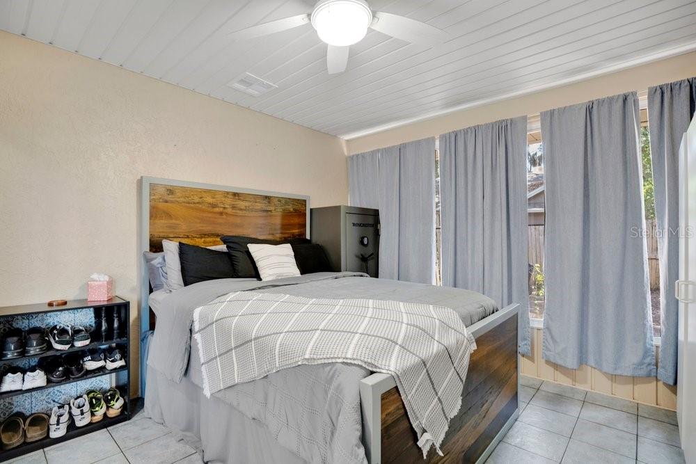 525 Rachael Court Oviedo, FL 32765 - Photo 25 of 37 a bedroom with a bed a rug and closet
