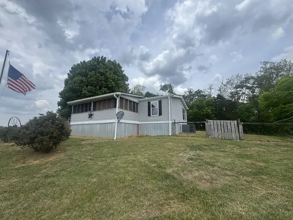 $149,900 | 1619 McCormick Ridge Road, Red Boiling Springs, TN 37150