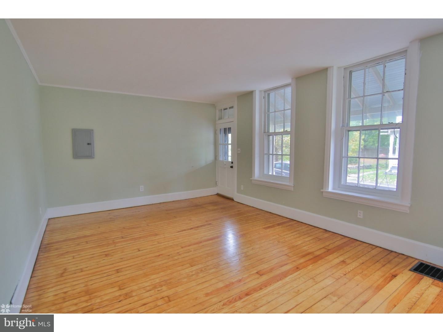 666 Wayside Way Riegelsville, PA 18077 - Photo 2 of 15