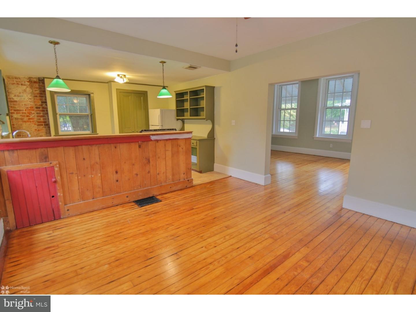 666 Wayside Way Riegelsville, PA 18077 - Photo 4 of 15
