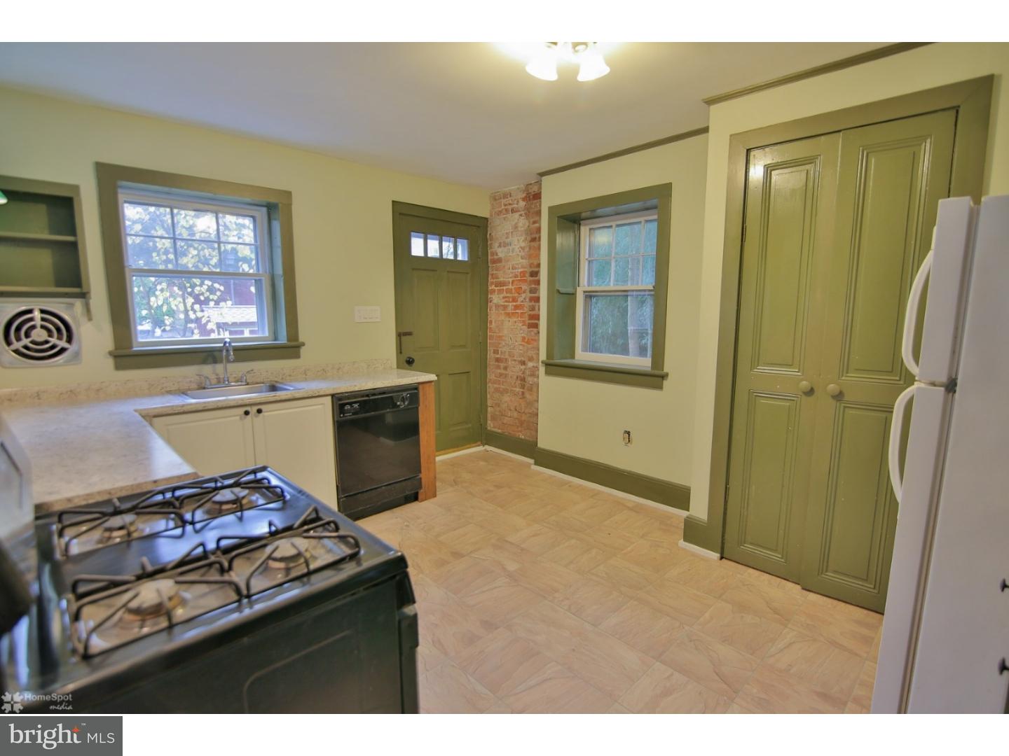 666 Wayside Way Riegelsville, PA 18077 - Photo 6 of 15