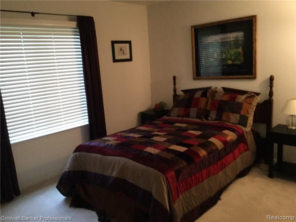 2207 Crystal Drive, Unit 20 Rochester Hills, MI 48309 - Photo 15 of 20