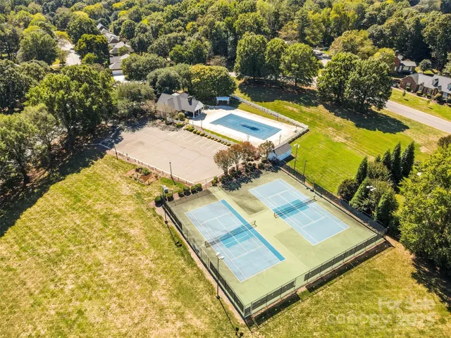 a view of a tennis court