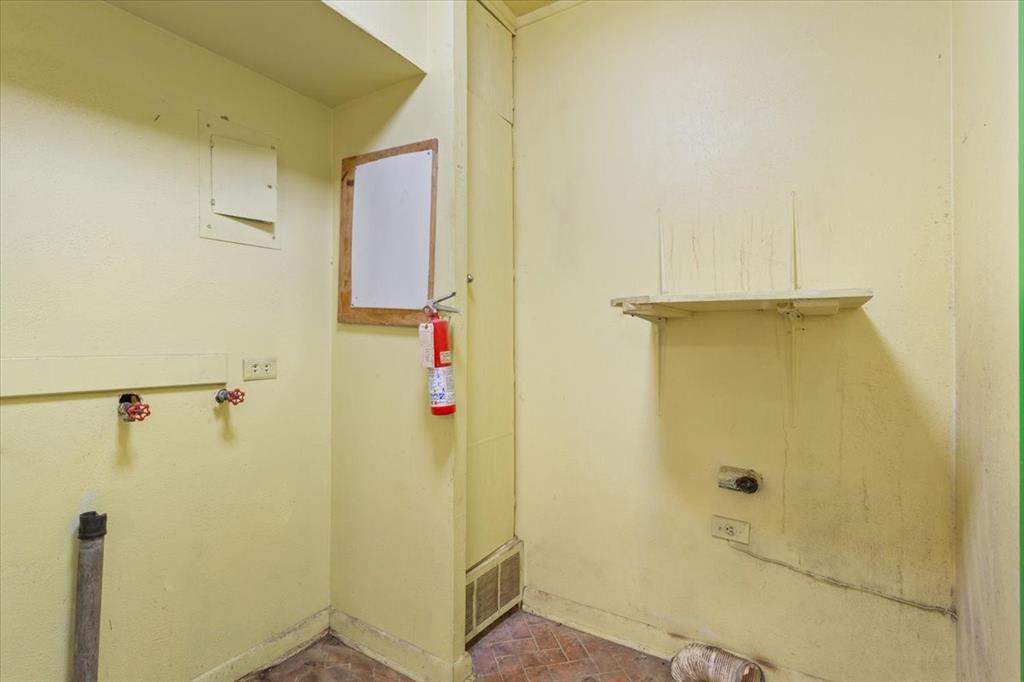 1118 Kane Street Waco, TX 76705 - Photo 23 of 32 a bathroom with a shower