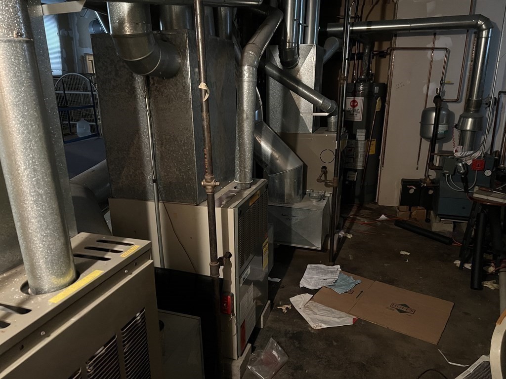 90 Forbes Street Boston, MA 02130 - Photo 21 of 22 a close view of walk in closet