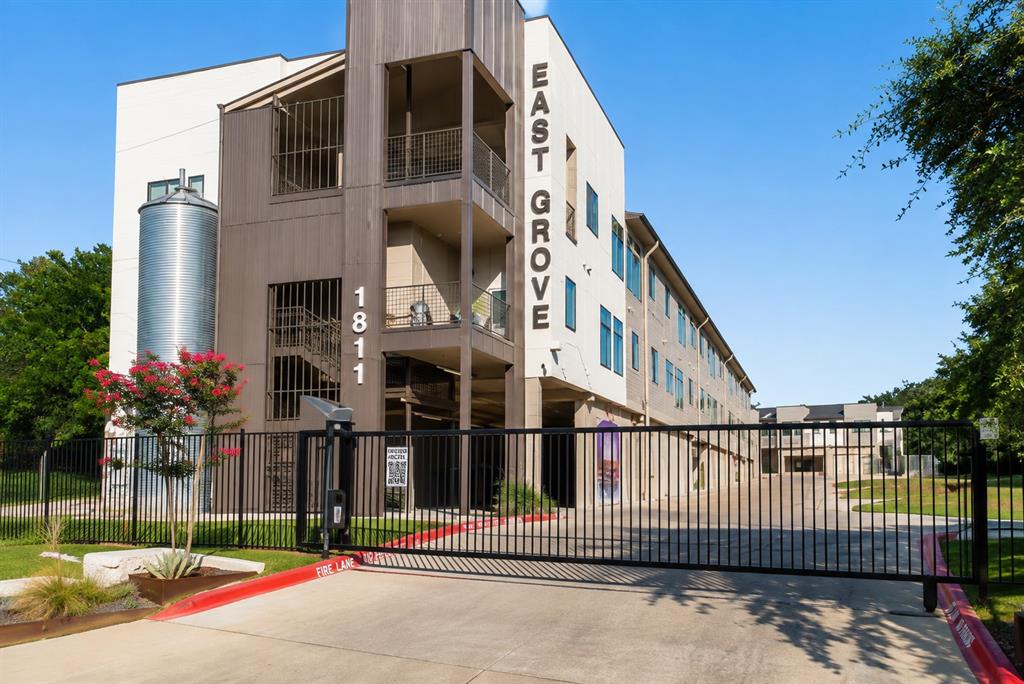 Welcome to East Grove!  A gated new construction community in East Central Austin.