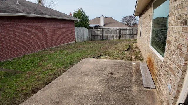 $1,700 | 1108 Woodlands Park Drive, Lindale, TX 75771