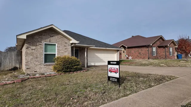 $1,700 | 1108 Woodlands Park Drive, Lindale, TX 75771