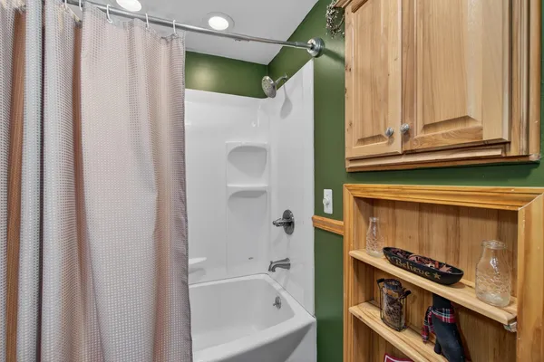 $299,900 | 3465 East Bacon Road, Hillsdale, MI 49242