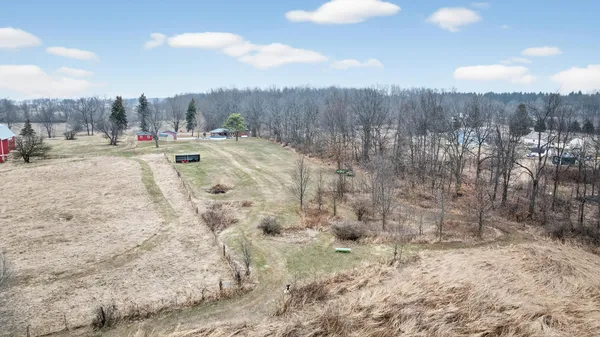 $299,900 | 3465 East Bacon Road, Hillsdale, MI 49242